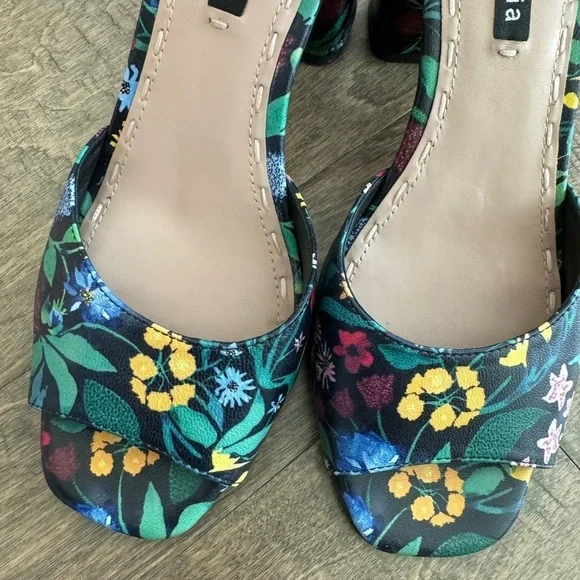 Alice + Olivia by Stacey Bendet Whitney Black Floral Heels Shoes Size 8US 38EU - Picture 3 of 10